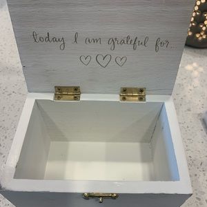 Wooden jewelry box